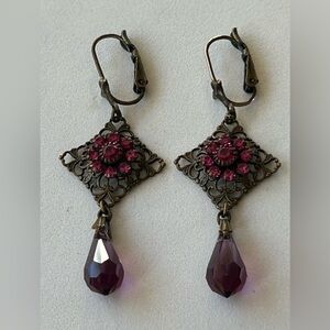 LIZ PAIOCIOS Dangling, Vintage, Purple Crystal Earrings